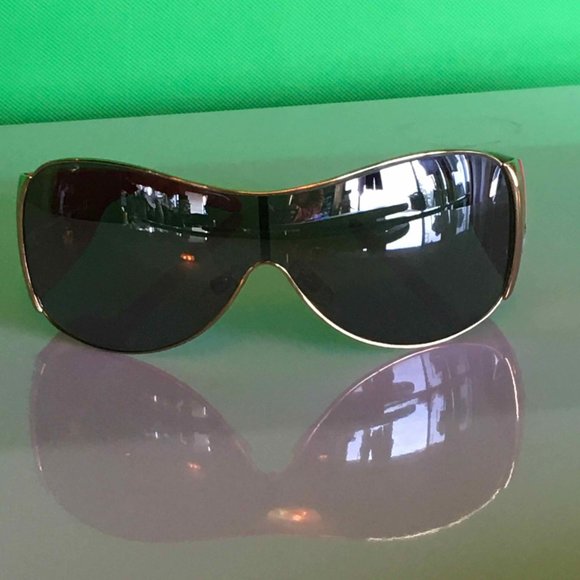 Dolce & Gabbana Sunglasses - Picture 3 of 10